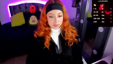Snapshot of violetaarey chatting on February 17, 8:16 pm Violeta Help me reach 150 thumbs up online show from February 17, 8:16 pm