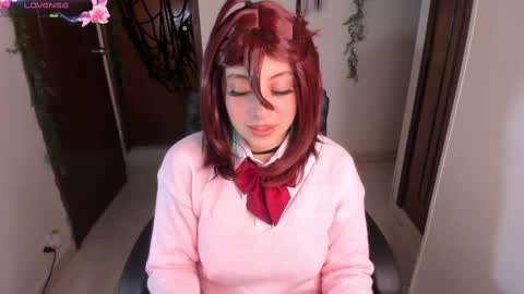 Snapshot of violetaarey chatting on October 15, 11:29 pm Violeta Help me reach 150 thumbs up online show from October 15, 11:29 pm