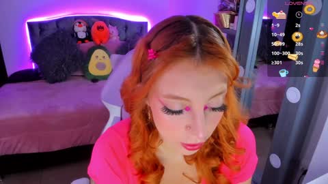 Snapshot of violetaarey chatting on December 21, 8:32 pm Violeta Help me reach 150 thumbs up online show from December 21, 8:32 pm