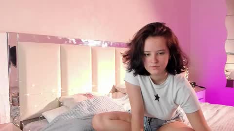 Violet online show from November 9, 8:54 am