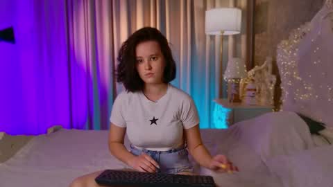 Violet online show from November 14, 4:18 pm