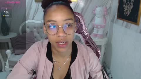 violeth_b online show from January 7, 12:31 pm