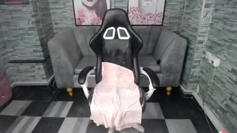 violeth_b online show from October 2, 4:23 pm