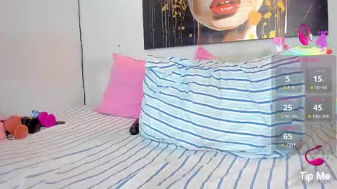 Snapshot of violethorny_69 chatting on October 3, 8:25 pm Violet online show from October 3, 8:25 pm