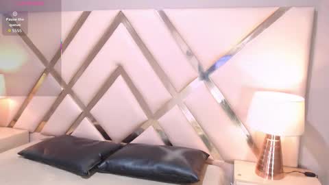 VioletLux online show from October 3, 8:14 pm