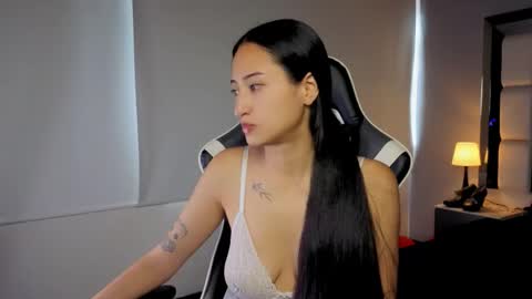 violetskinny online show from February 18, 8:52 pm