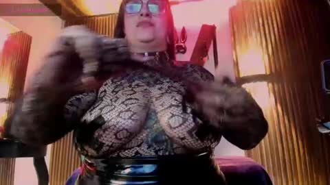violett_8 online show from June 26, 5:20 am