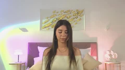 violetta_finch online show from November 28, 10:40 am