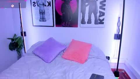 ViolettaBaker online show from December 5, 8:10 pm