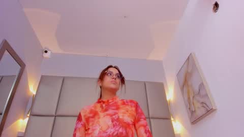 Snapshot of violettaevans_ chatting on January 30, 7:59 pm Violetta online show from January 30, 7:59 pm