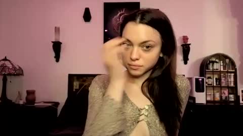 ViolettaNocturne online show from August 5, 6:31 am
