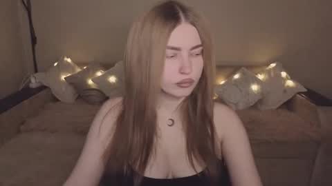 ViolettaOtis online show from November 17, 12:17 pm