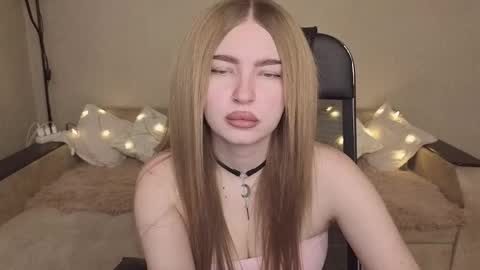 ViolettaOtis online show from November 24, 11:01 am