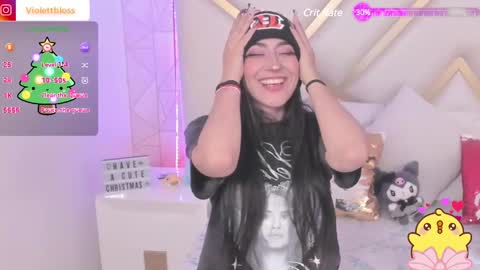 Snapshot of violettbloss chatting on December 19, 10:42 pm Violeta online show from December 19, 10:42 pm