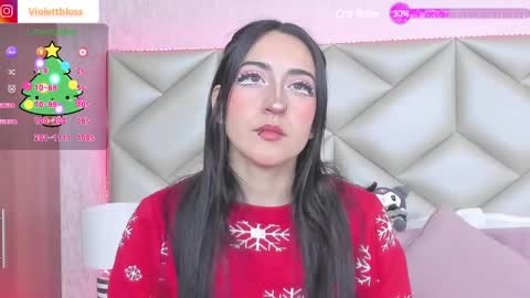 Snapshot of violettbloss chatting on December 14, 12:23 pm Violeta online show from December 14, 12:23 pm