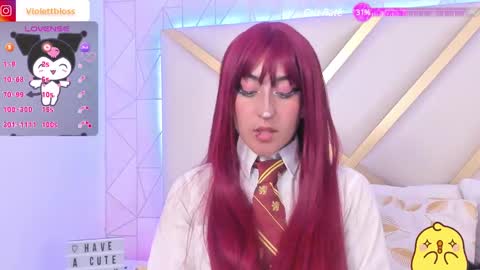 Snapshot of violettbloss chatting on December 5, 11:07 pm Violeta online show from December 5, 11:07 pm