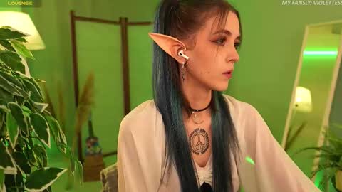 violettessa online show from November 13, 11:42 am