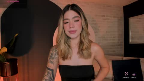 Violett  online show from April 10, 9:59 am