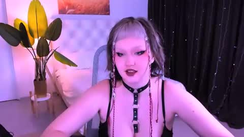 Violett online show from July 26, 8:22 am