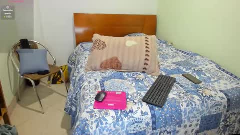 violleeet_ online show from March 27, 6:48 am