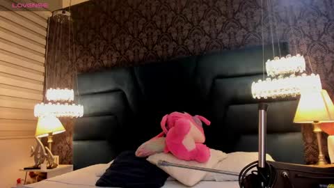 Viviana  online show from June 8, 11:15 pm