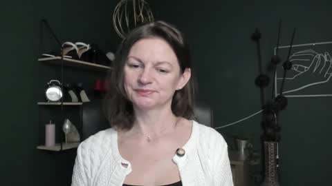 Vivian online show from October 23, 7:14 am