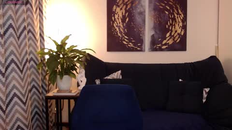 Vivian online show from November 8, 6:57 pm