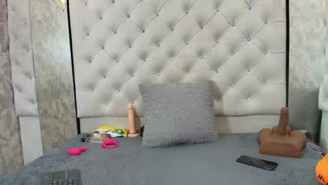 VivianRose online show from June 10, 3:49 am