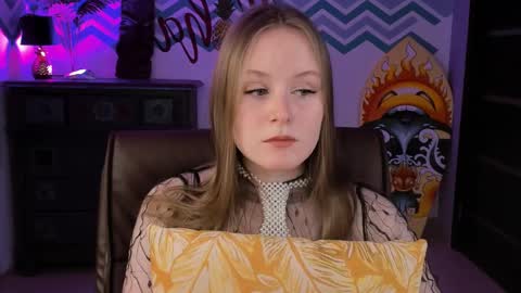 Vivien online show from March 2, 9:10 am