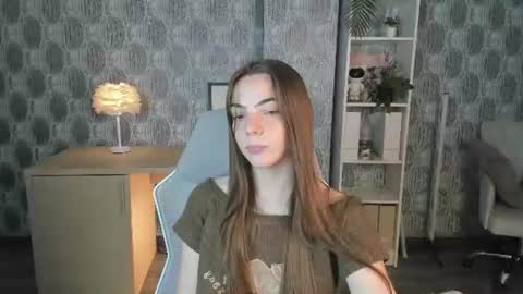 Vivienne online show from July 31, 8:59 am