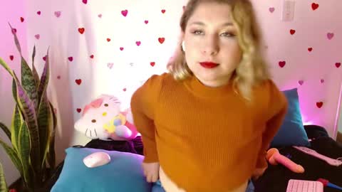 Snapshot of w_kittycat chatting on February 7, 6:56 am kitty SUPORT ME AND MY BABY SINGLE MOMY online show from February 7, 6:56 am