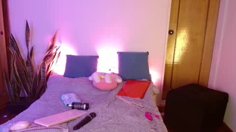 Snapshot of w_kittycat chatting on September 24, 6:45 am kitty SUPORT ME AND MY BABY SINGLE MOMY online show from September 24, 6:45 am