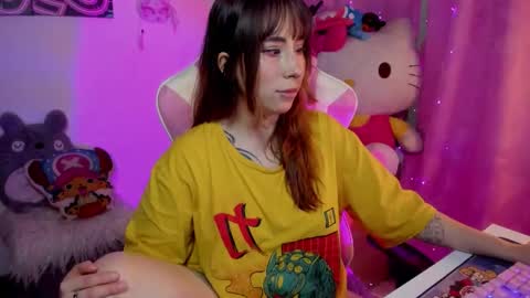 Snapshot of waifu_aika chatting on October 21, 8:13 pm AIKA online show from October 21, 8:13 pm