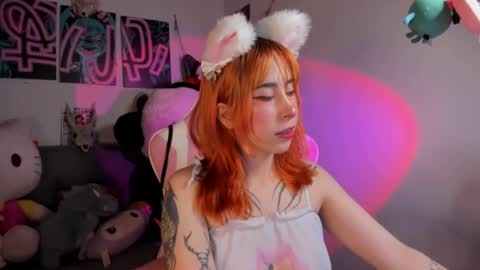 Snapshot of waifu_aika chatting on January 18, 1:41 am AIKA online show from January 18, 1:41 am