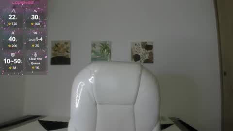 walton_abieca_ online show from July 28, 8:52 pm