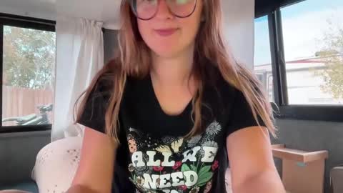 Snapshot of wanderlustjade chatting on October 8, 3:49 pm Jade online show from October 8, 3:49 pm