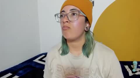 Waningrose  Lu online show from November 20, 12:00 am