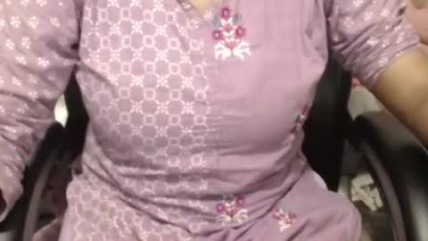mina online show from August 9, 2:31 pm