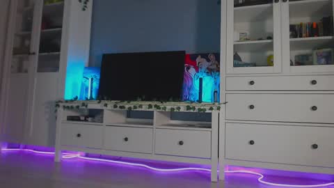  moon  online show from December 5, 1:28 pm