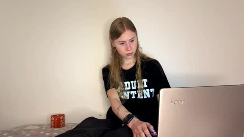 wellskiffle online show from October 30, 4:08 pm