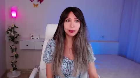 Wendi Foster online show from December 19, 7:17 pm