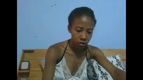 Snapshot of wendy09888 chatting on October 25, 6:43 am Wendy online show from October 25, 6:43 am