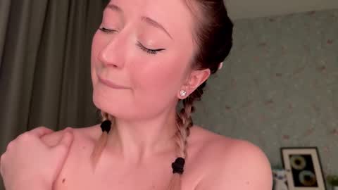 Daisy    online show from October 28, 5:08 pm