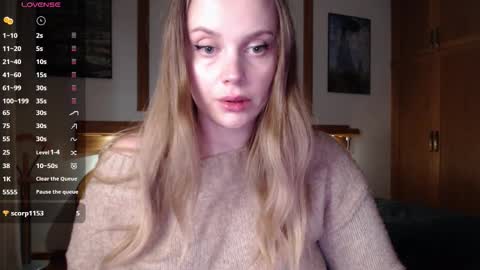 Lana online show from October 4, 5:50 pm