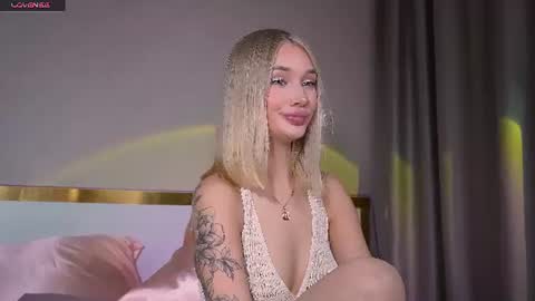 wet_land_ online show from June 21, 2:32 pm
