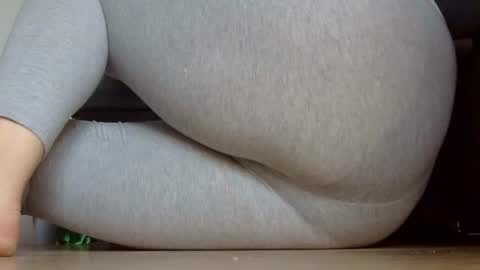 Snapshot of wet_pants2022 chatting on September 25, 12:04 pm wet_pants2022 online show from September 25, 12:04 pm