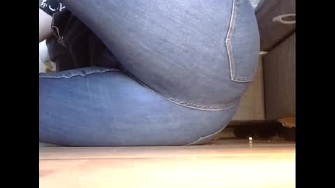 Snapshot of wet_pants2022 chatting on March 5, 4:46 pm wet_pants2022 online show from March 5, 4:46 pm