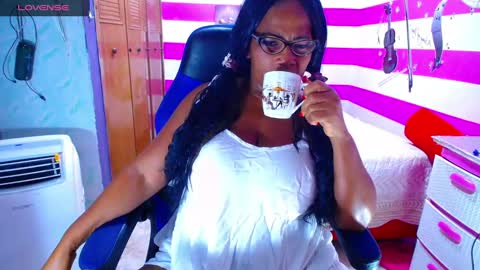 Snapshot of wethotass chatting on January 20, 2:22 am gina online show from January 20, 2:22 am