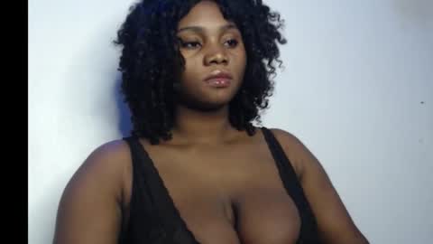 wetmypussy02 online show from September 30, 12:33 pm