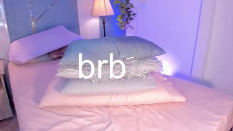 Sara  online show from December 5, 7:48 pm